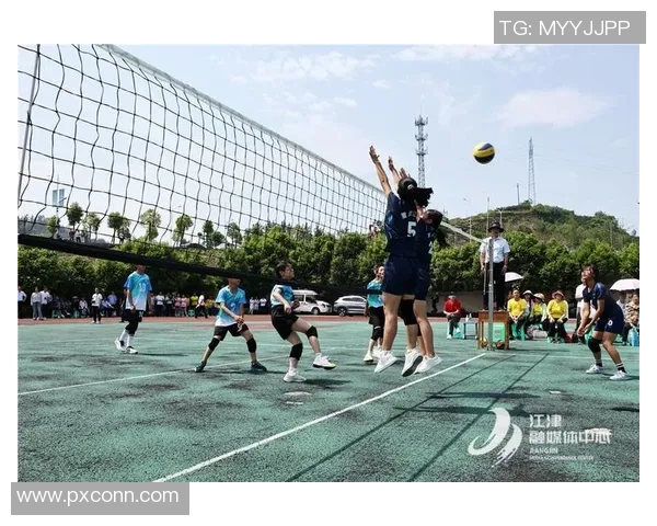 深圳排球队在杯赛中的灵活性展现与战术调整分析 深圳排球队在杯赛中的灵活性展现与战术调整分析